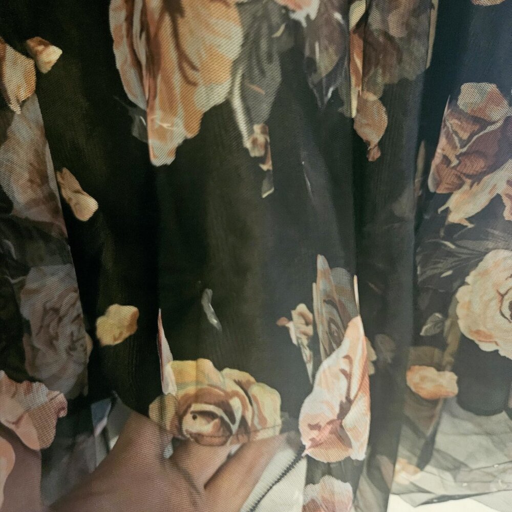 Torrid Rose Print Tulle Sheer Mid Skirt Pink Black Plus Size 1X - Picture 3 of 3